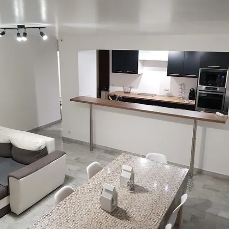 Le Parnasse Apartment Frejus